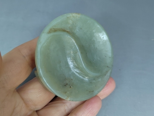 玉三足笔舔