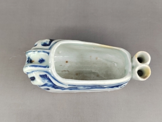 青花鞋型笔插