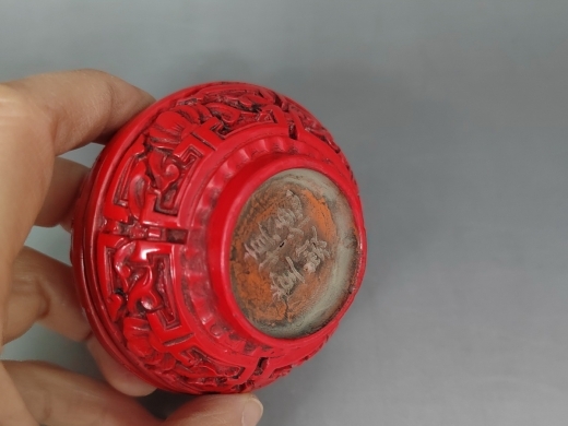 漆雕山水人物印盒