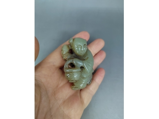 玉圆雕童子把件