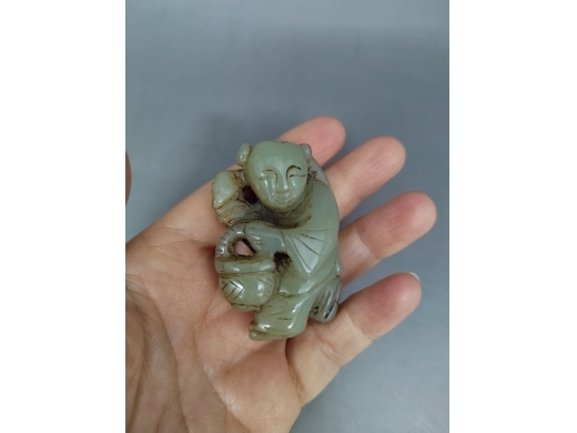 玉圆雕童子把件