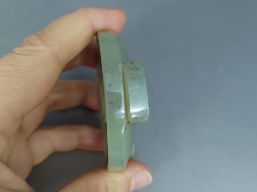 玉三足笔舔