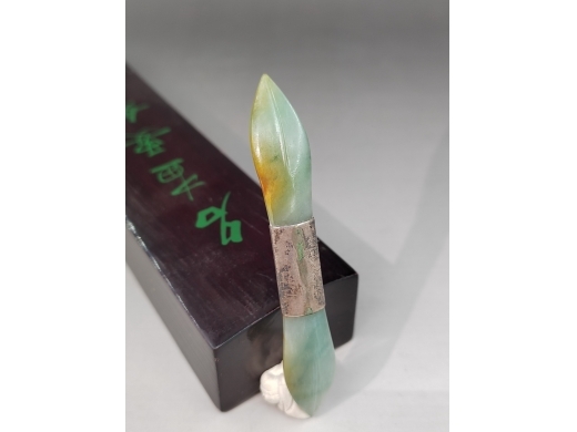 黄加绿翡翠发簪