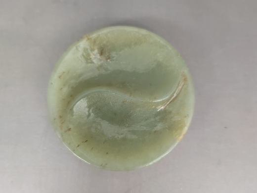 玉三足笔舔
