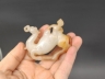 玉胡人献宝把件