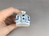 青花鞋型笔插