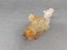 玉胡人献宝把件