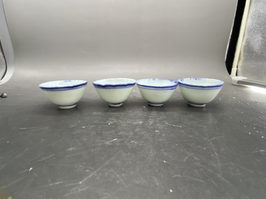 青花小酒杯一组四个