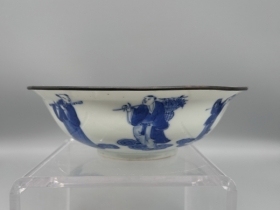 青花八仙纹折沿碗