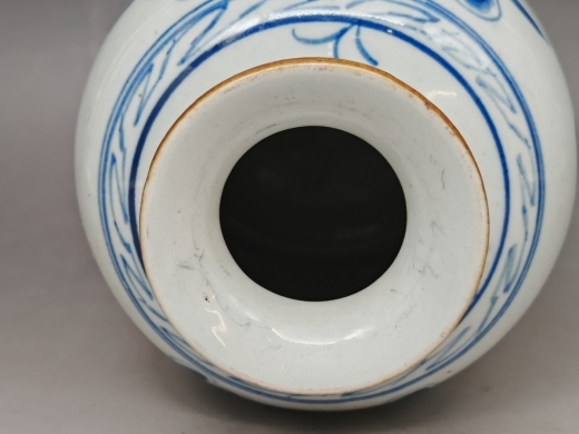 青花花卉钟形尊