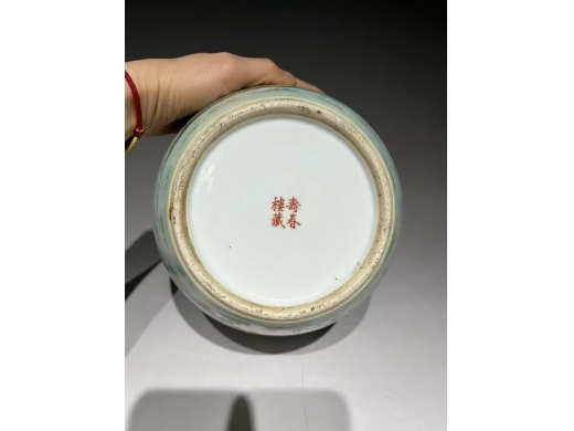 “寿春楼款”松鹤延年大罐