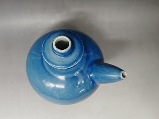 蓝釉僧帽壶