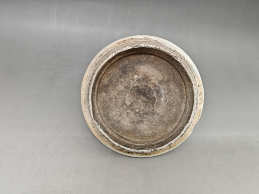 青釉油灯