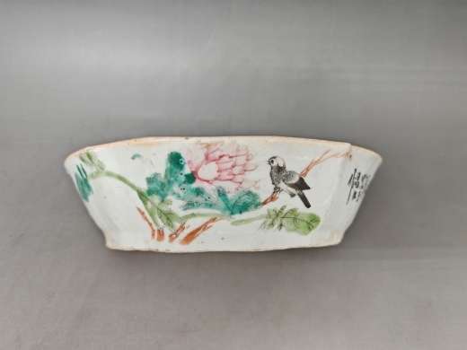 粉彩花鸟圆足盘