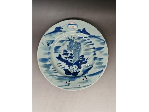 豆青釉青花大盘
