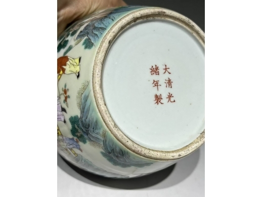 粉彩婴戏图瓜棱缸