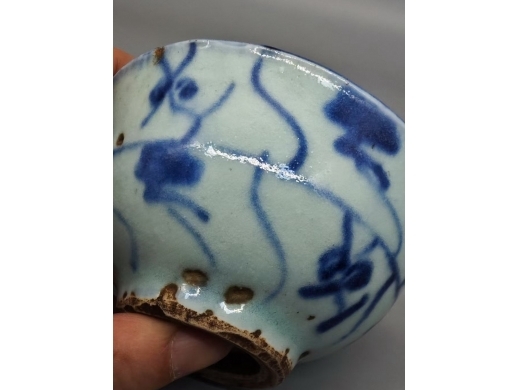 青花缠枝凤纹斗笠碗