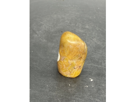 黄寿山薄意芭蕉人物随型章