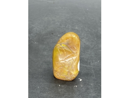 黄寿山薄意芭蕉人物随型章