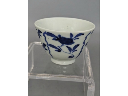 青花花卉纹茶盏