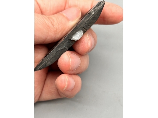 白玉寿衣沁持荷童子搭扣