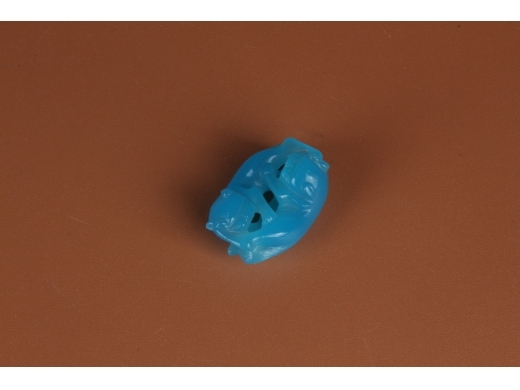 仿蓝宝石琉璃双獾扇坠