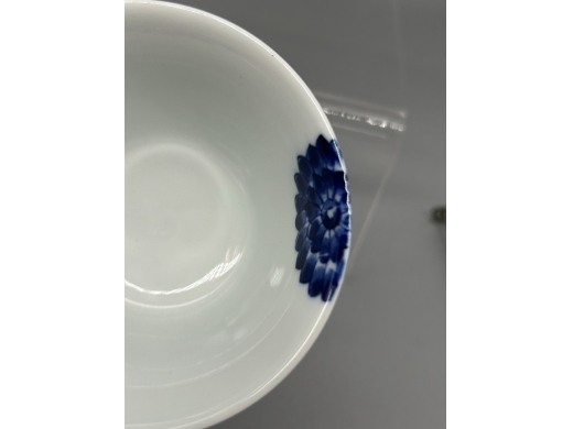青花团菊纹茶盏