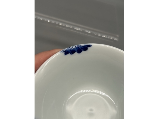 青花团菊纹茶盏