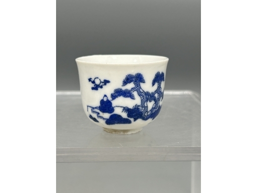 青花松竹人物诗文小杯