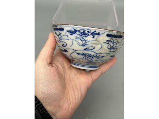 青花灵芝花卉纹盖碗