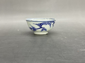 青花梅花过枝茶盏