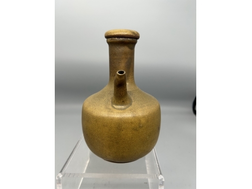茶叶末釉持壶