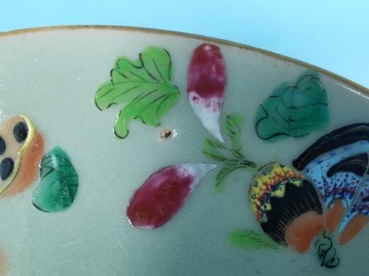 豆青釉粉彩蝶恋花盘