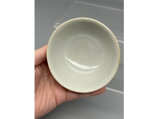 仿石纹釉茶盏