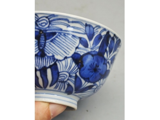青花淡描花蝶纹小碗