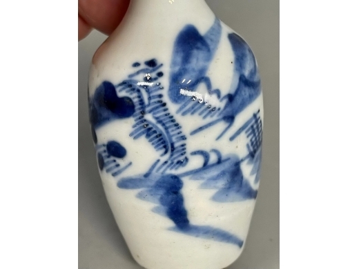 青花山水小[瓶