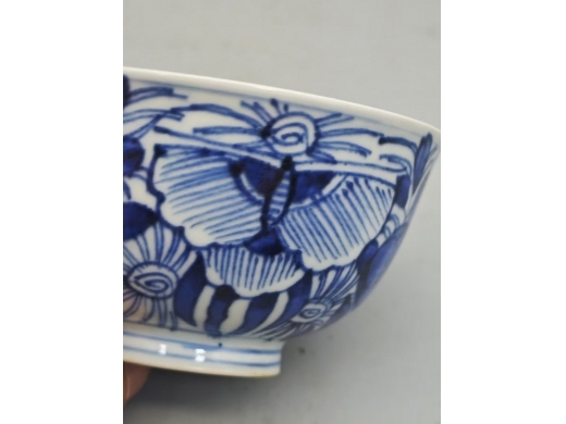 青花淡描花蝶纹小碗