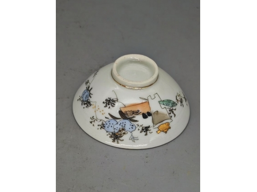 粉彩描金博古纹斗笠盖杯