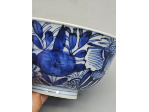 青花淡描花蝶纹小碗